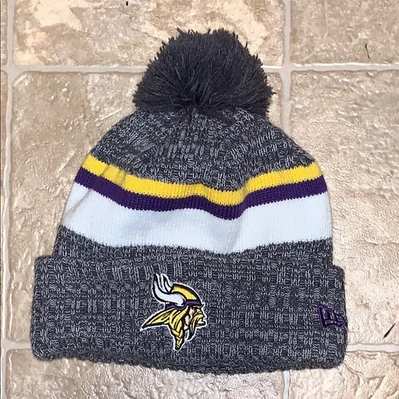 New Era Minnesota Vikings Knit Beanie with Pom and Logo - Picture 1 of 5